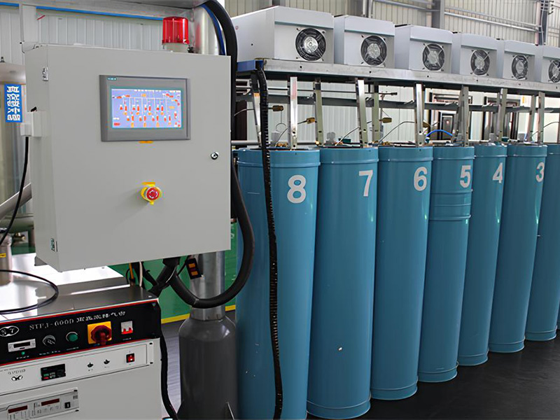 電子氣體級(jí)匯流排，自動(dòng)化控制加熱烘干真空置換裝置 2 套(6 工位，8 工位)可以同時(shí)處理 14 支直徑小于 250 的鋼瓶